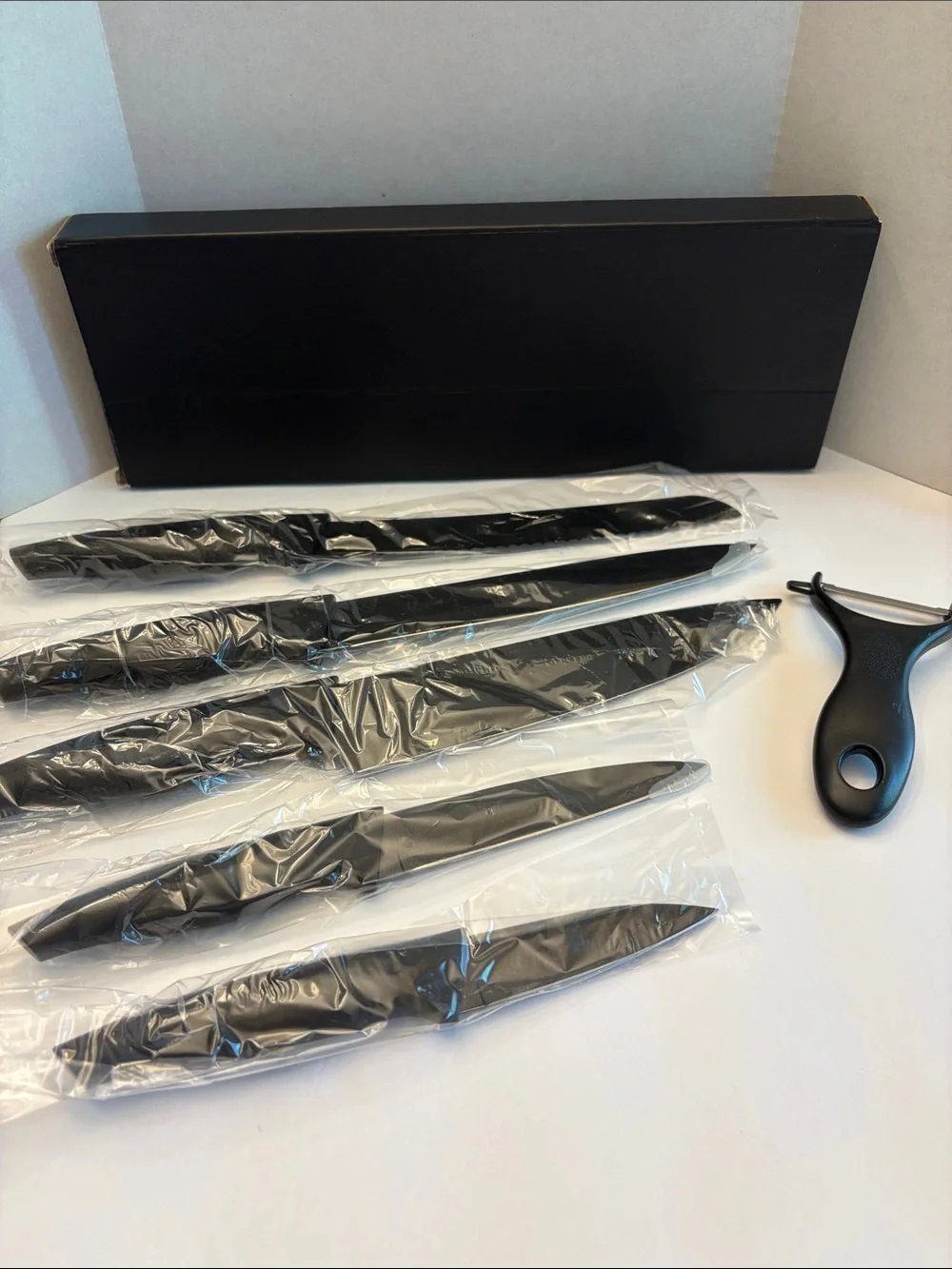 Black Carbon Steel Knife Set with Peeler